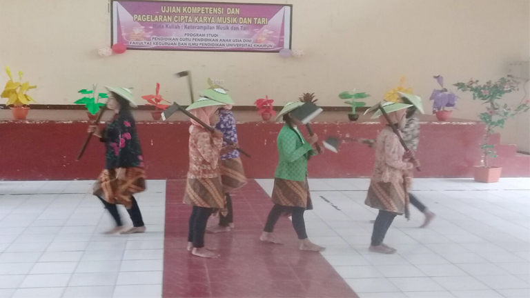 PG-PAUD FKIP Unkhair Gelar Pagelaran Cipta Karya Musik dan Tari