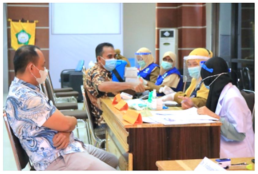 Dosen dan Tendik Universitas Khairun Mulai Divaksin Covid-19