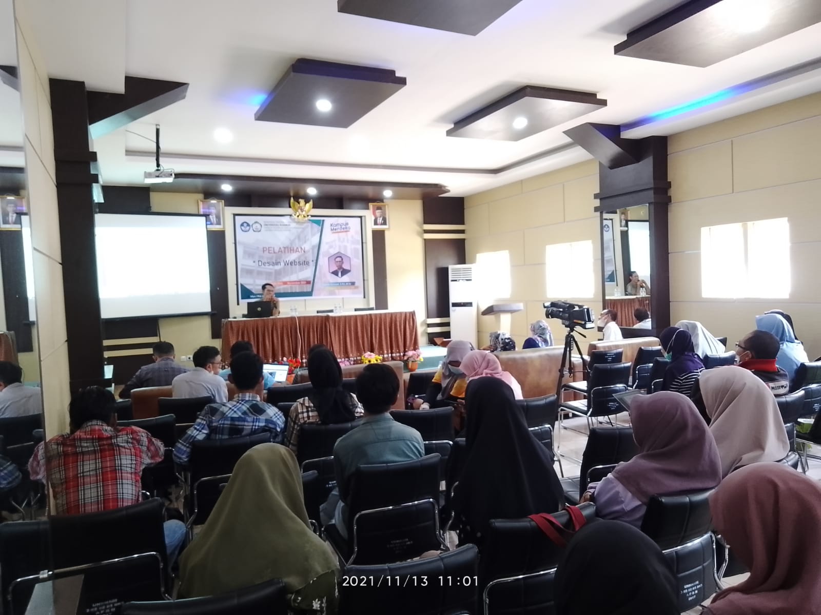 Lab. Komputer Gelar Kegiatan Pelatihan Desain Website dan Configurasi Jaringan Mikrotik