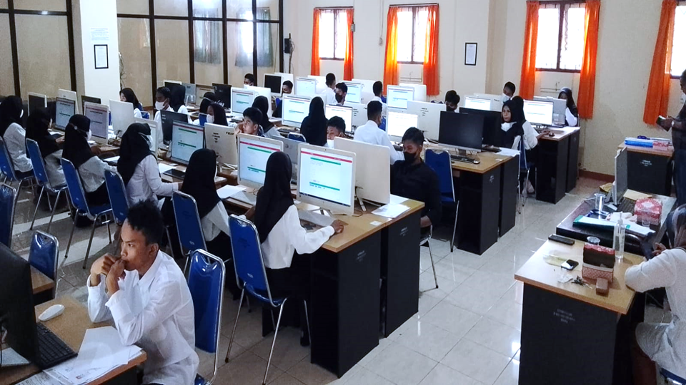 Pelaksanaan UTBK-SMMPTN Universitas Khairun di Lab. Komputer FKIP Kampus I Universitas Khairun